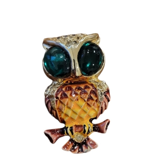 Vintage Enamel Owl Gold Tone Brooch Pin with Green Cabochon Eyes - Picture 1 of 3